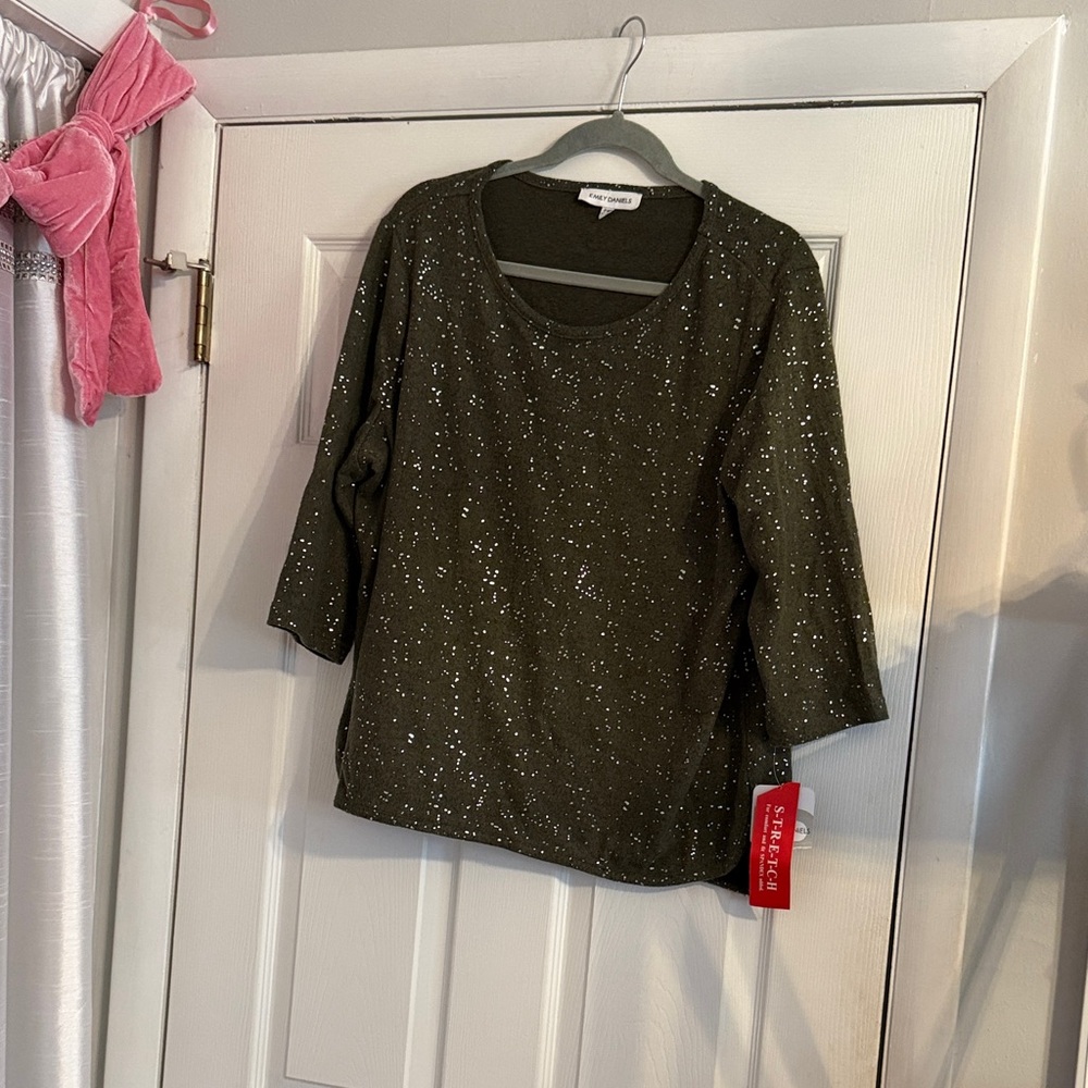 NWT Women's Sparkling Olive Top